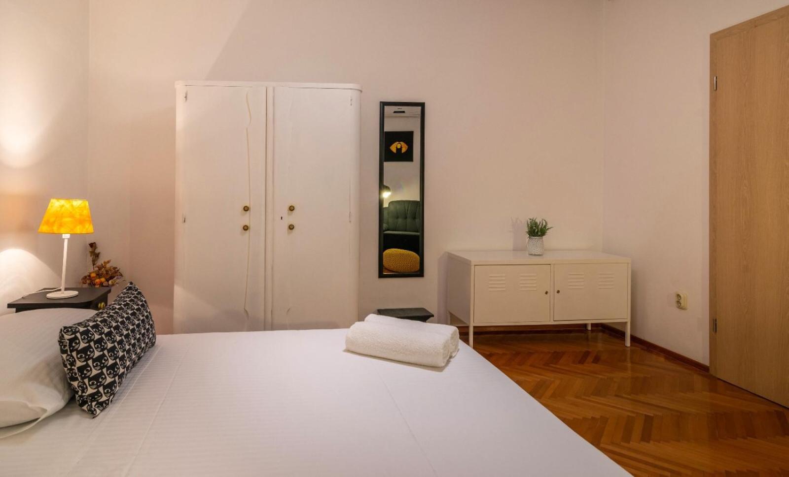 Apartman Karmen โตรกีร์ ภายนอก รูปภาพ