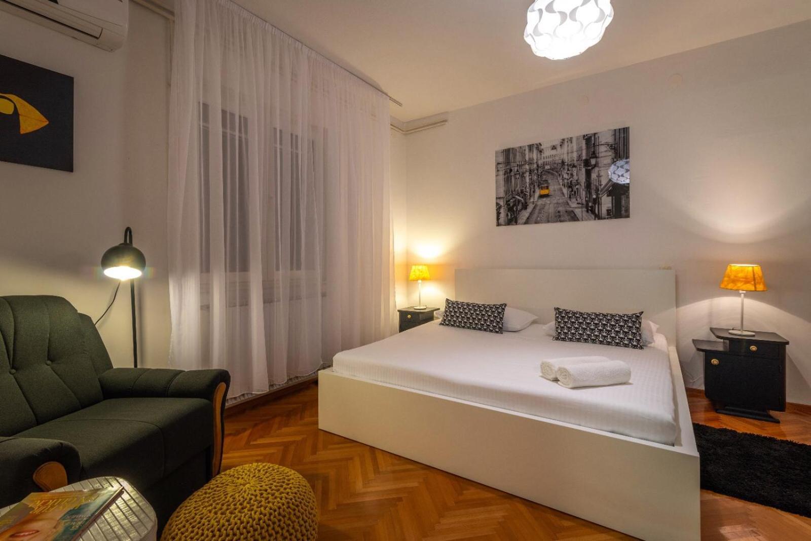 Apartman Karmen โตรกีร์ ภายนอก รูปภาพ