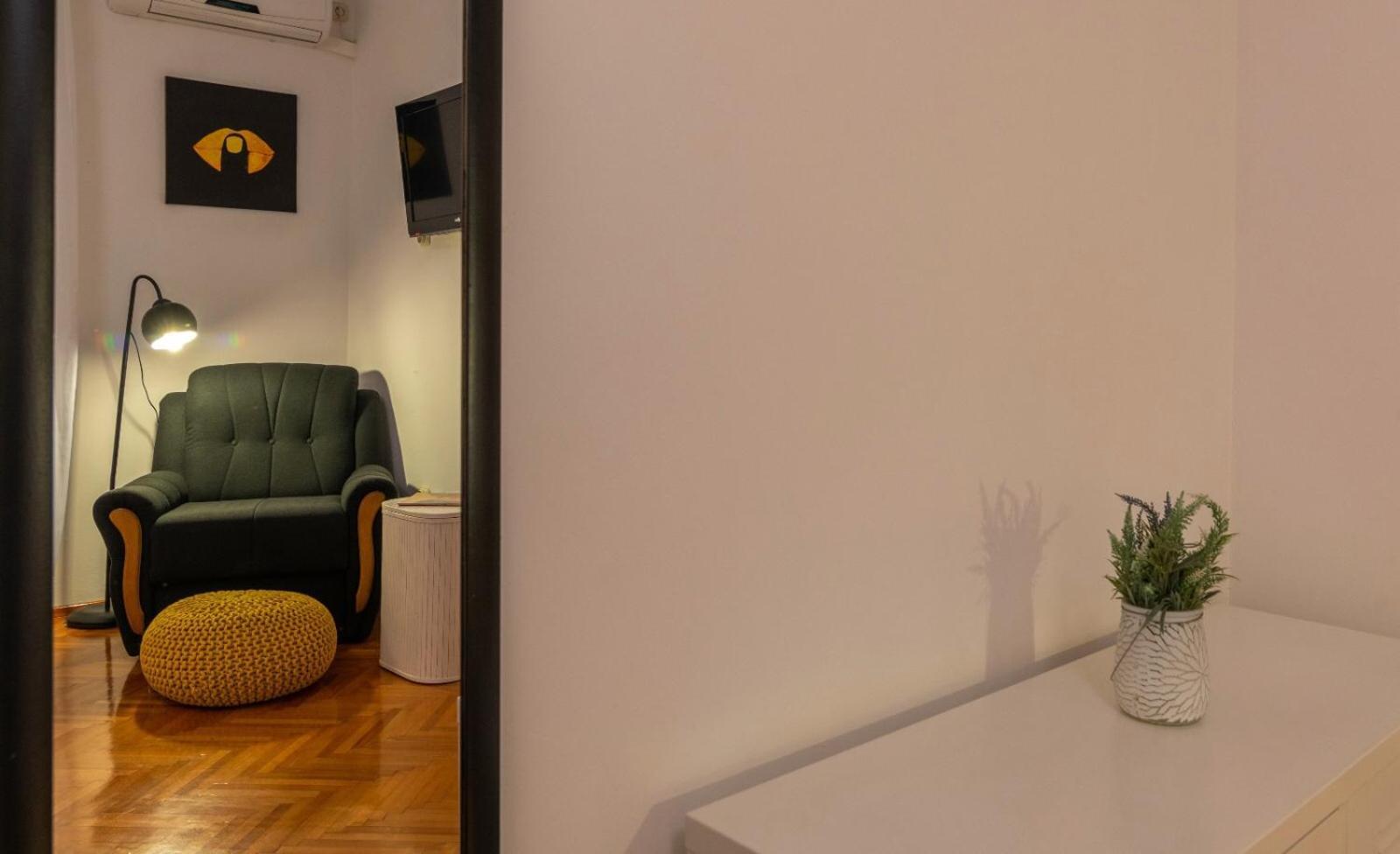 Apartman Karmen โตรกีร์ ภายนอก รูปภาพ